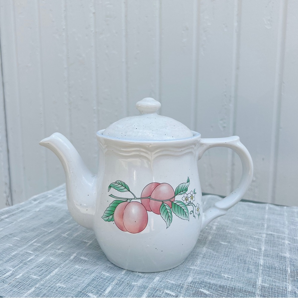 vintage peach serving pitcher